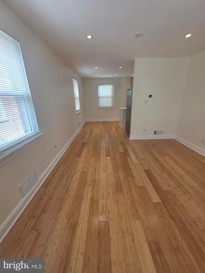 636 Burns St Se - Photo 3 of 20
