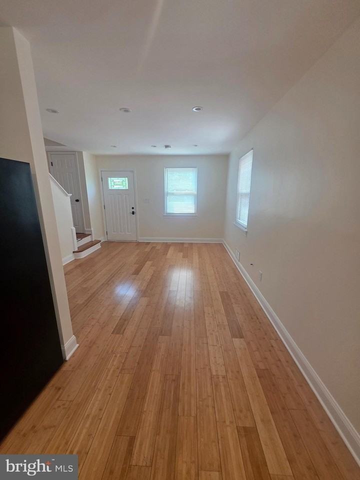 636 Burns St Se - Photo 5 of 20
