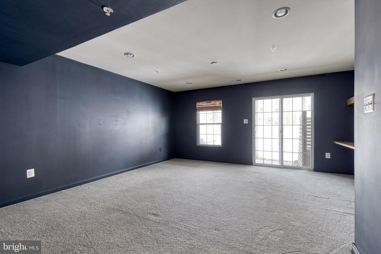 8349 Daydream Cres - Photo 3 of 42