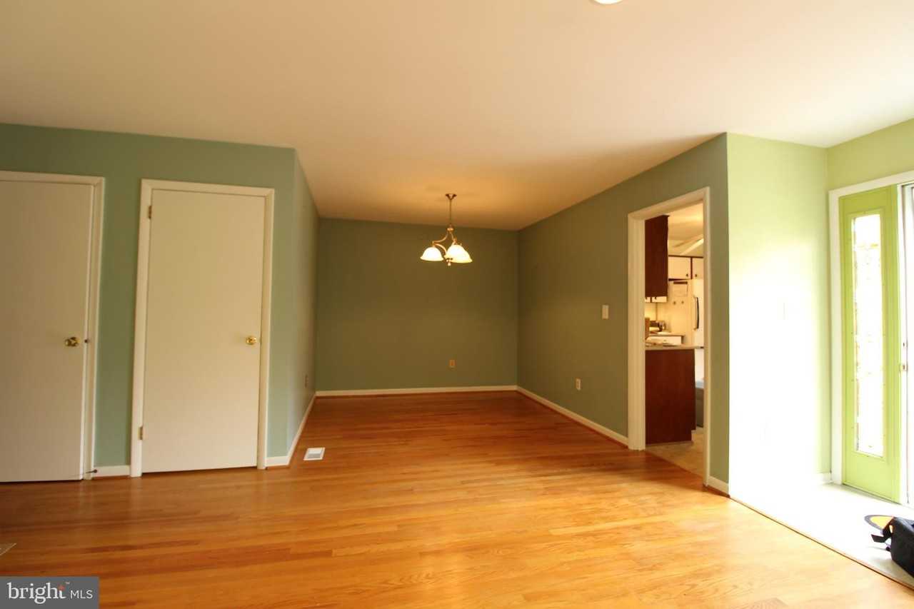 710 Ticonderoga Ave - Photo 3 of 32