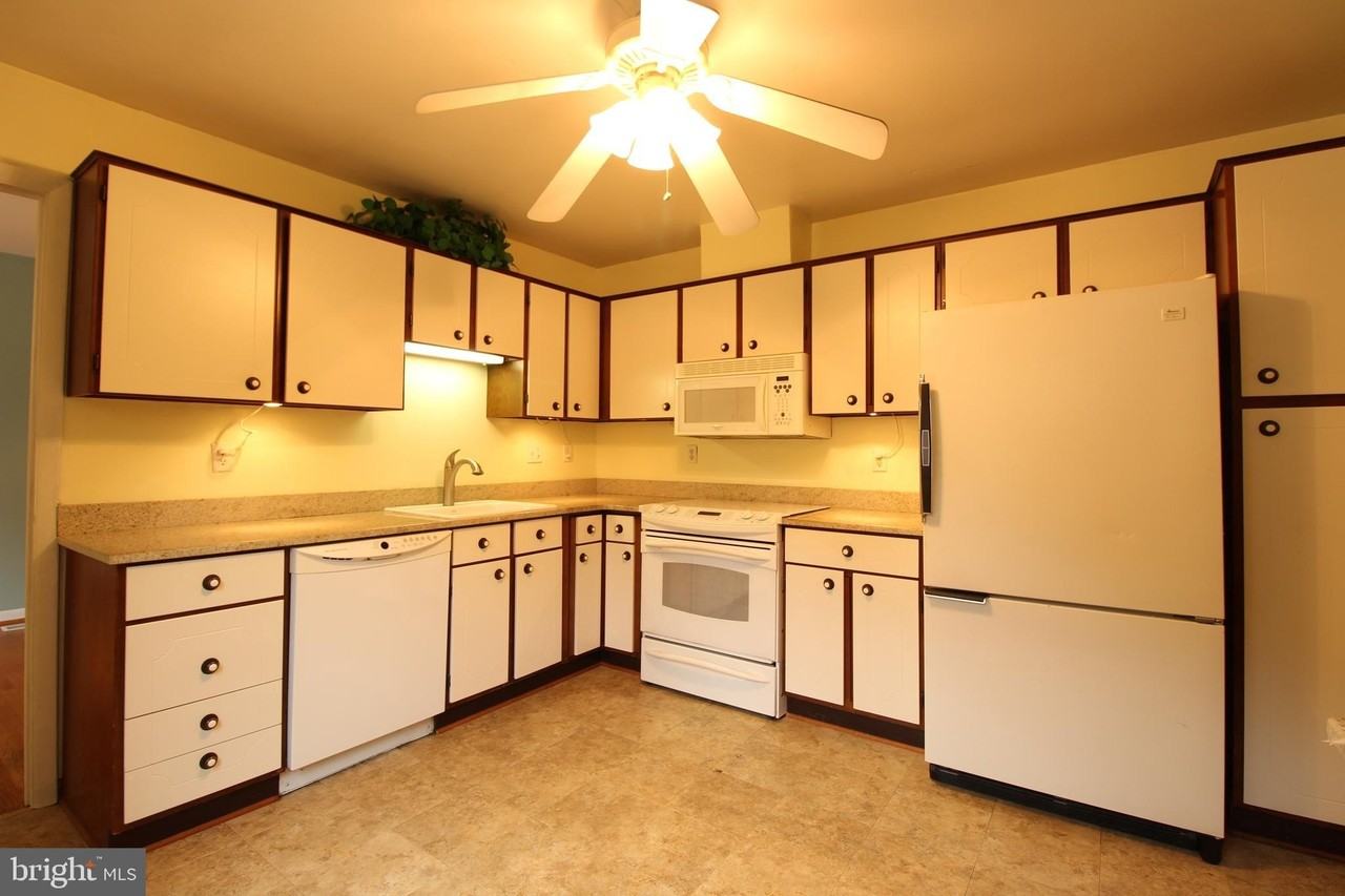 710 Ticonderoga Ave - Photo 5 of 32