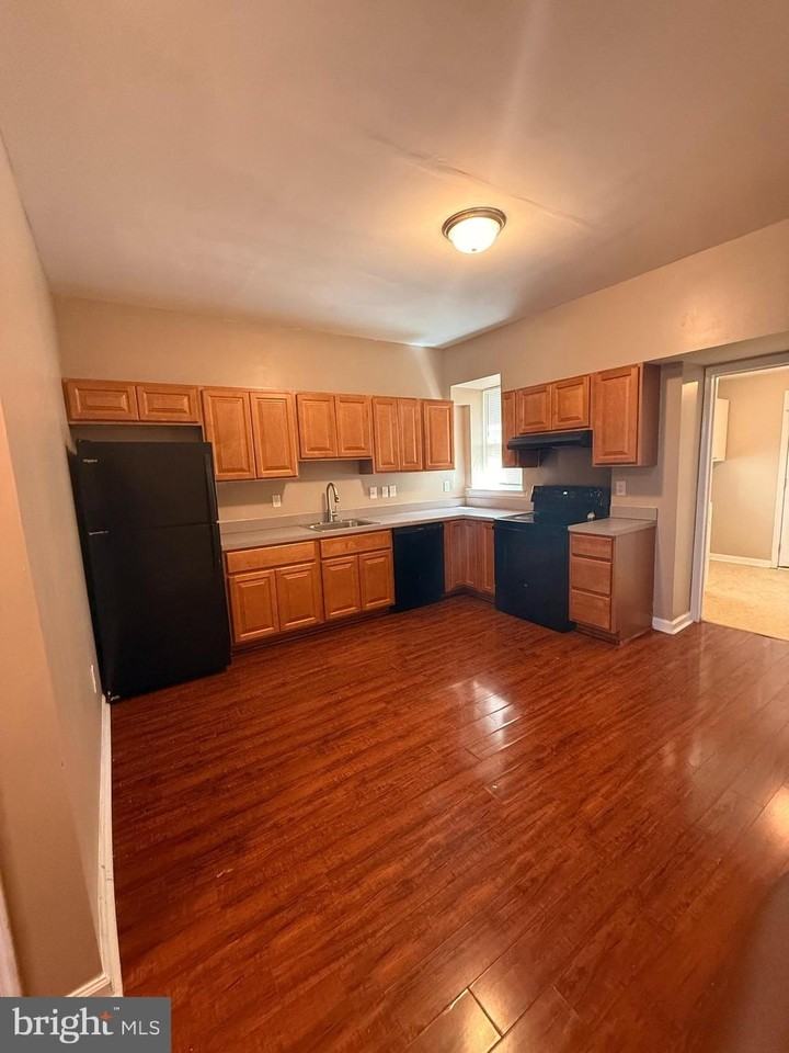 1315 Presstman St - Photo 7 of 20