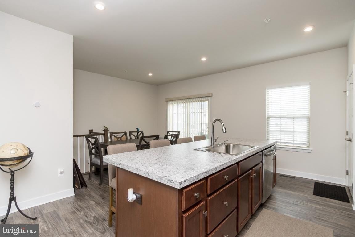 10605 Brewerton Ln - Photo 3 of 30