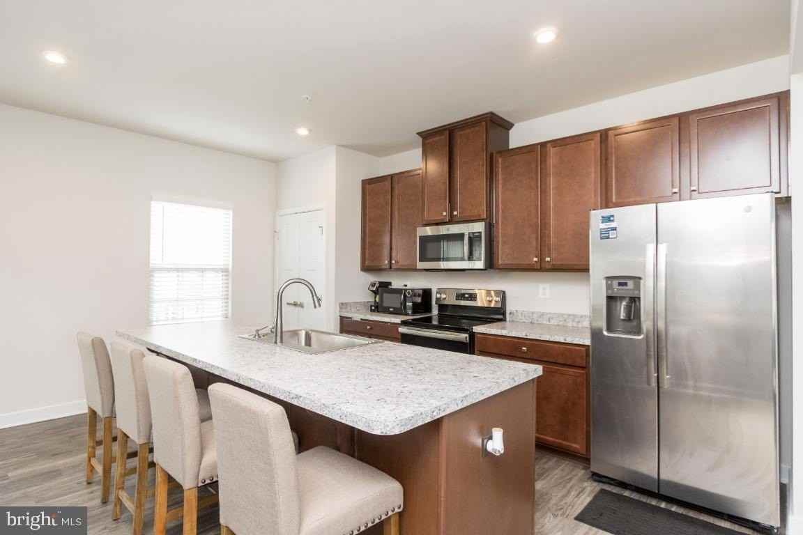 10605 Brewerton Ln - Photo 4 of 30