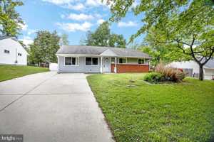 featured image of 13905 Parkland Dr