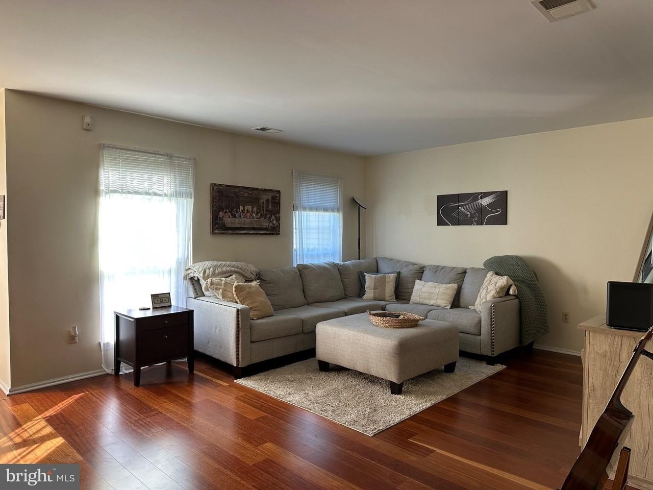181 Wyndham Pl - Photo 6 of 15