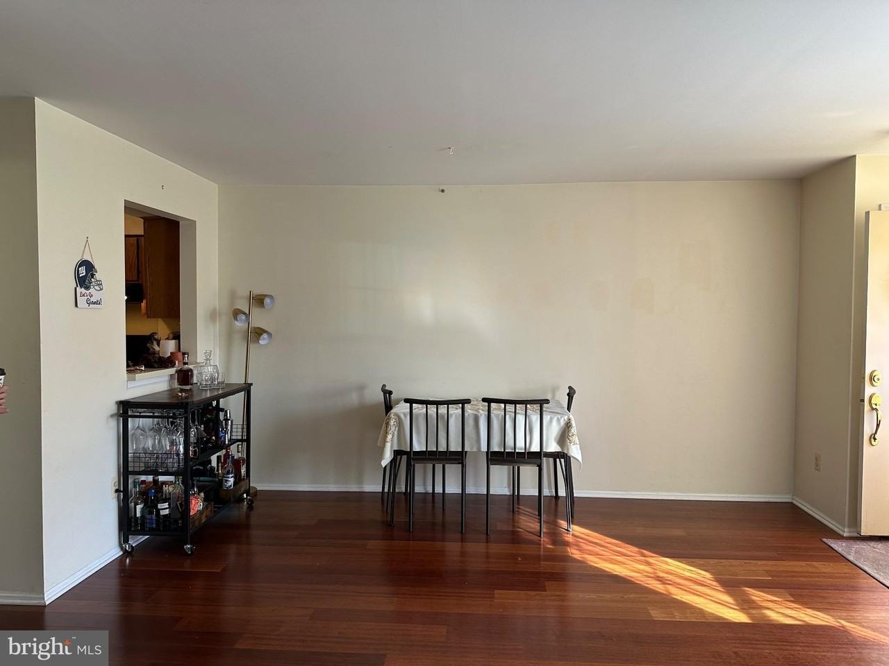 181 Wyndham Pl - Photo 7 of 15