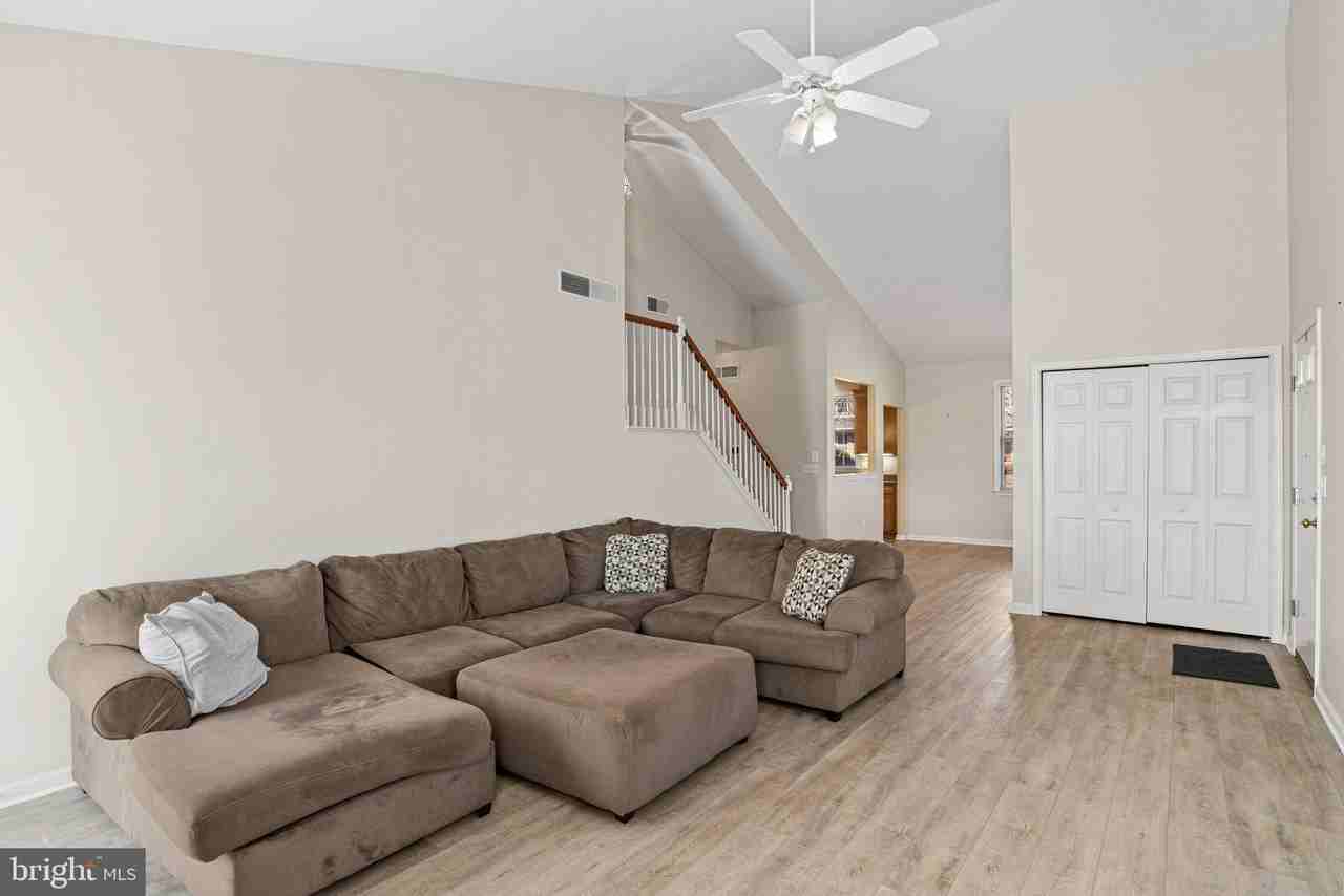 1952 Limestone Dr - Photo 6 of 45