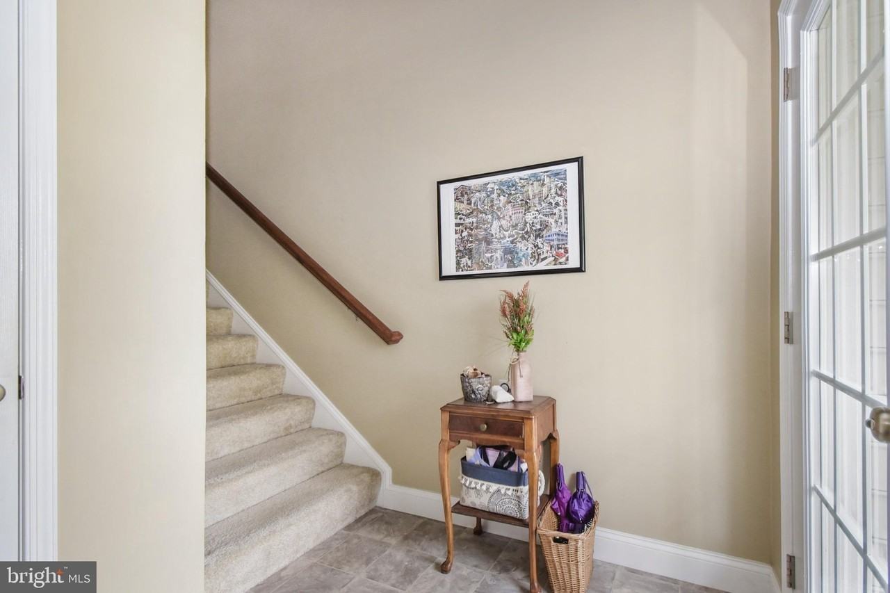 709 Stag Ct - Photo 2 of 12
