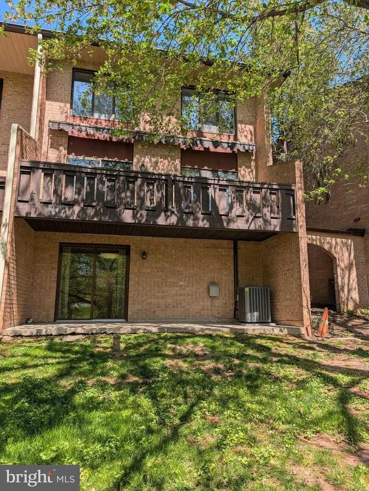 214 Stonybrook Dr #214 - Photo 7 of 27