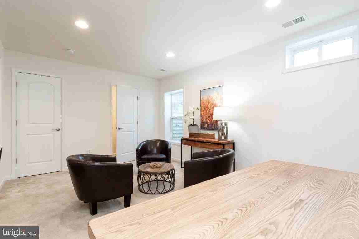 1329 Gilmore St - Photo 6 of 34