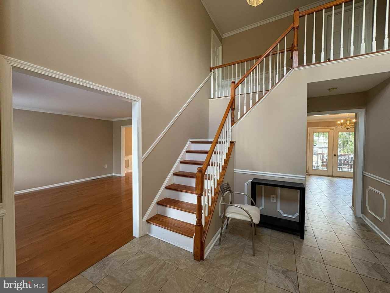 18 Neville Ct - Photo 3 of 47