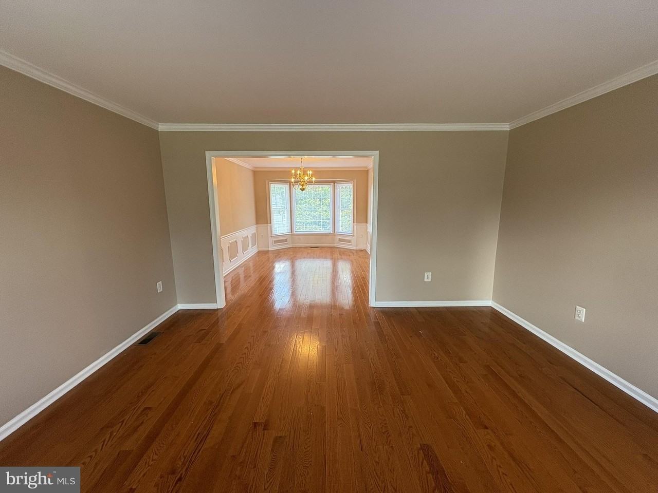 18 Neville Ct - Photo 5 of 47