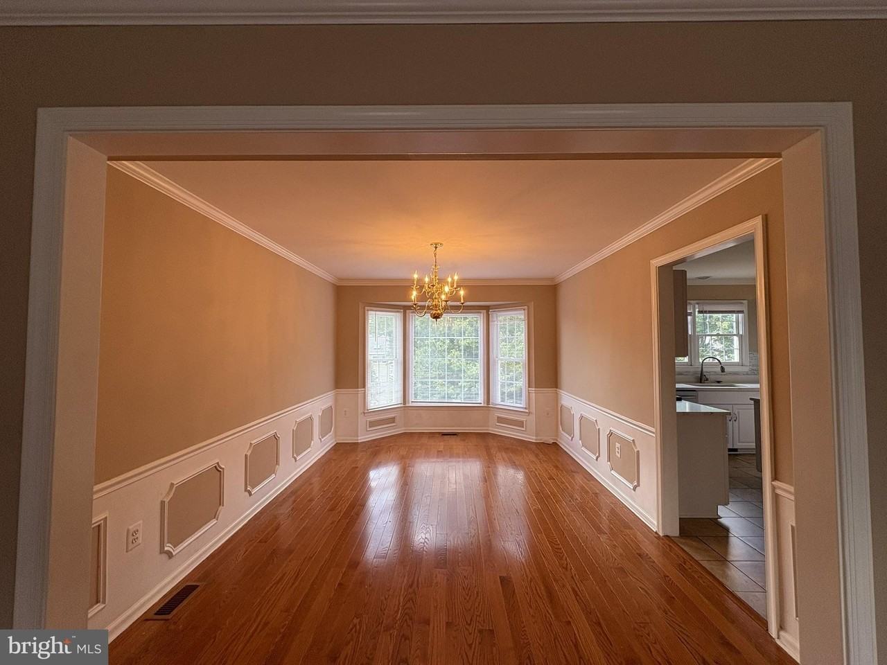18 Neville Ct - Photo 7 of 47