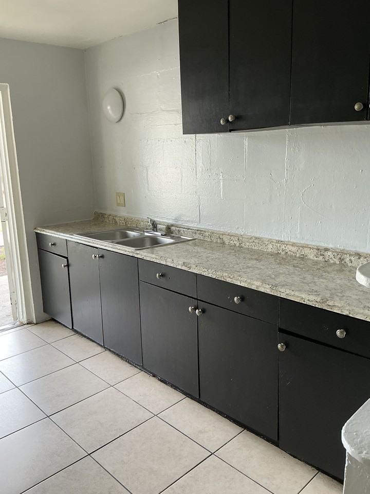 621 West South StreetUnit 1 #1 - Photo 5 of 17