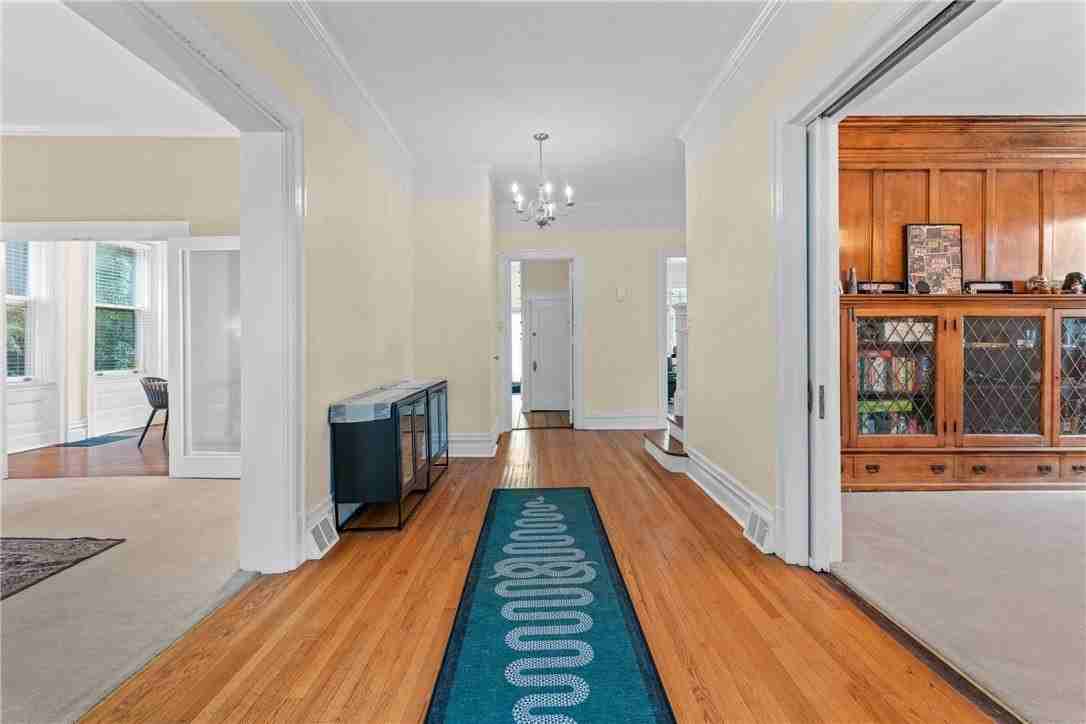 1084 Shady Ave - Photo 4 of 49