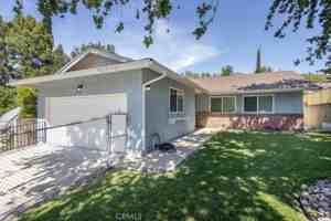 featured image of 25040 Everett Dr