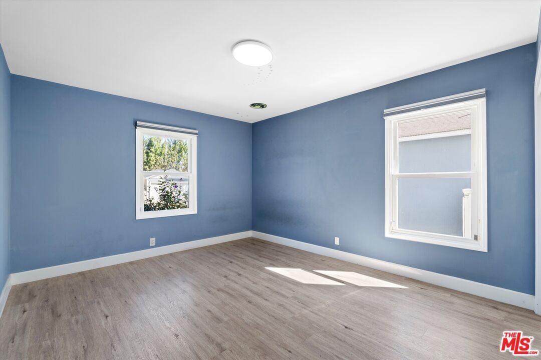 2809 S Canfield Ave - Photo 3 of 8