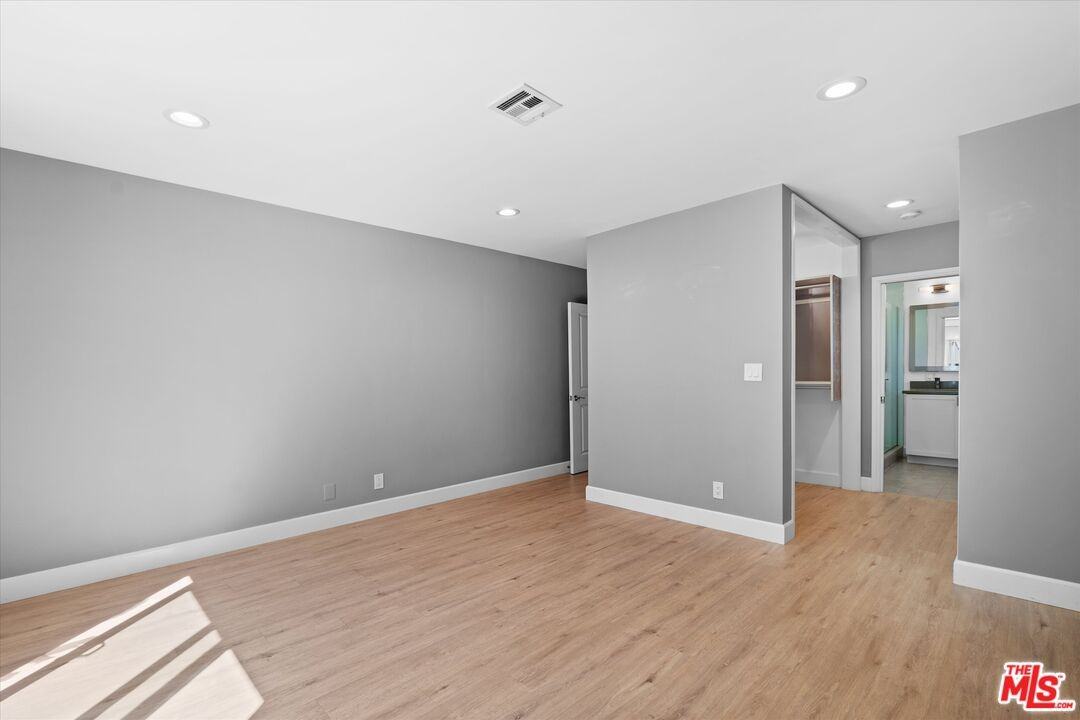 2809 S Canfield Ave - Photo 6 of 8