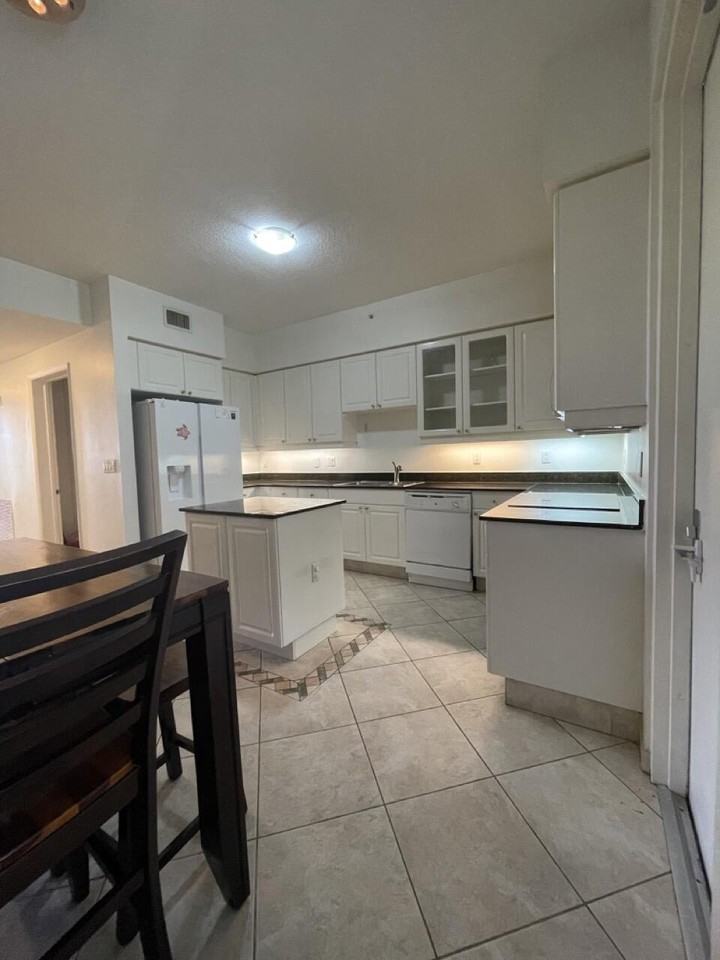717 Crandon Blvd #408 - Photo 5 of 12