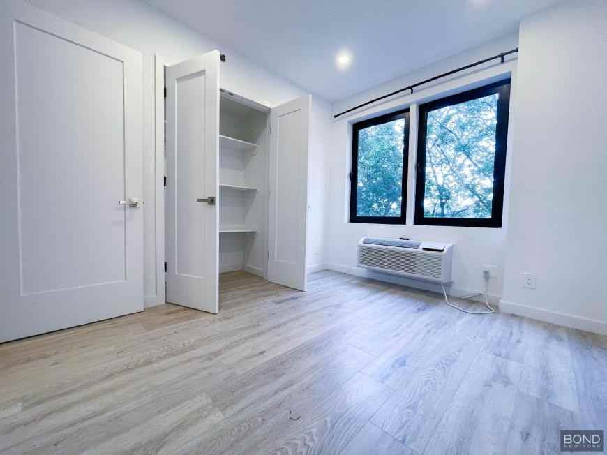 230 Boerum St - Photo 3 of 5