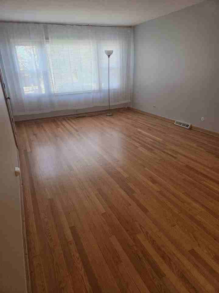 5850 N Mulligan Ave - Photo 2 of 10