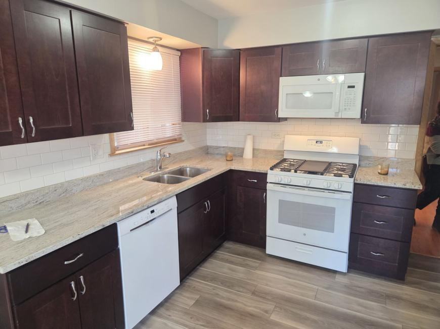 5850 N Mulligan Ave - Photo 5 of 10