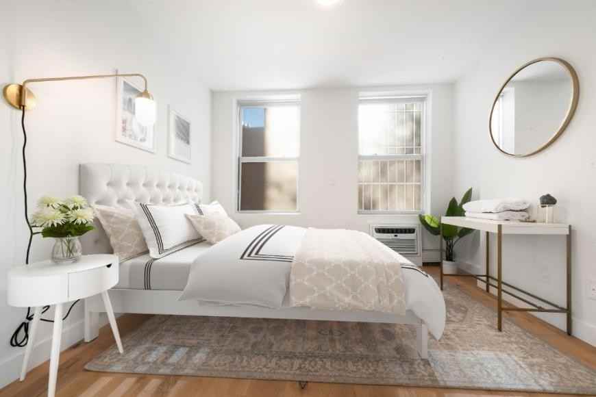 505 W 22nd St - Photo 5 of 8