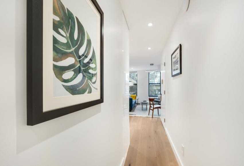 505 W 22nd St - Photo 6 of 8