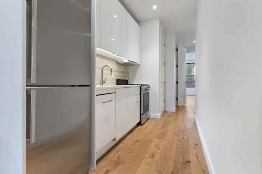 205 10th Ave - Photo 2 of 10