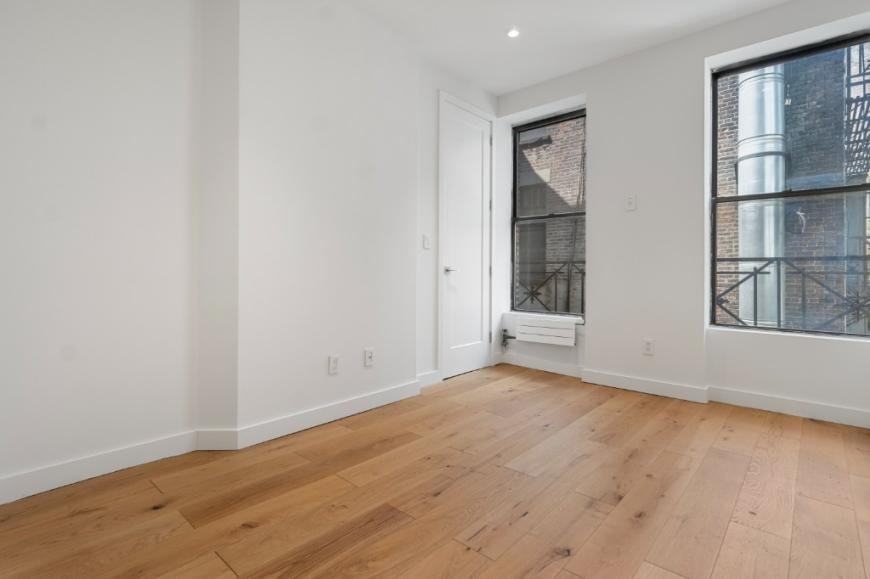 205 10th Ave - Photo 3 of 10