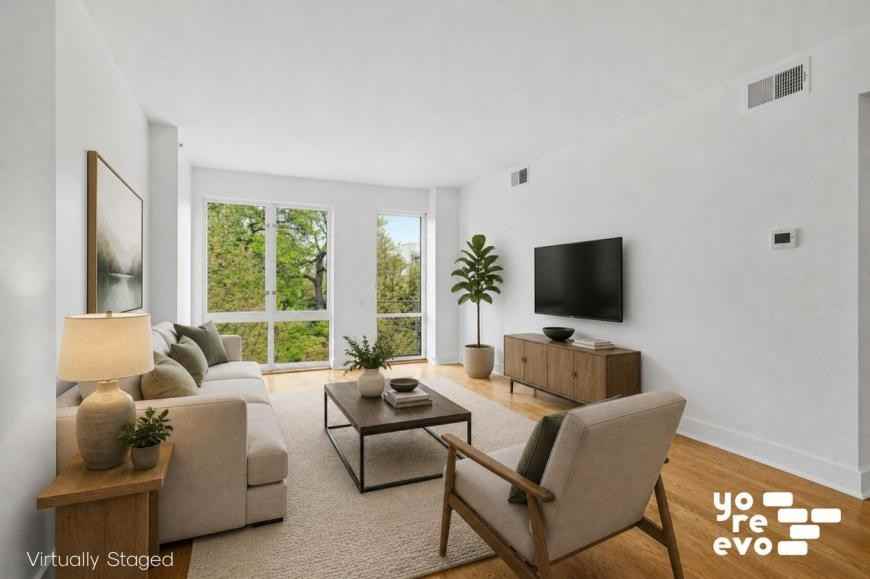 415 Leonard St - Photo 5 of 10