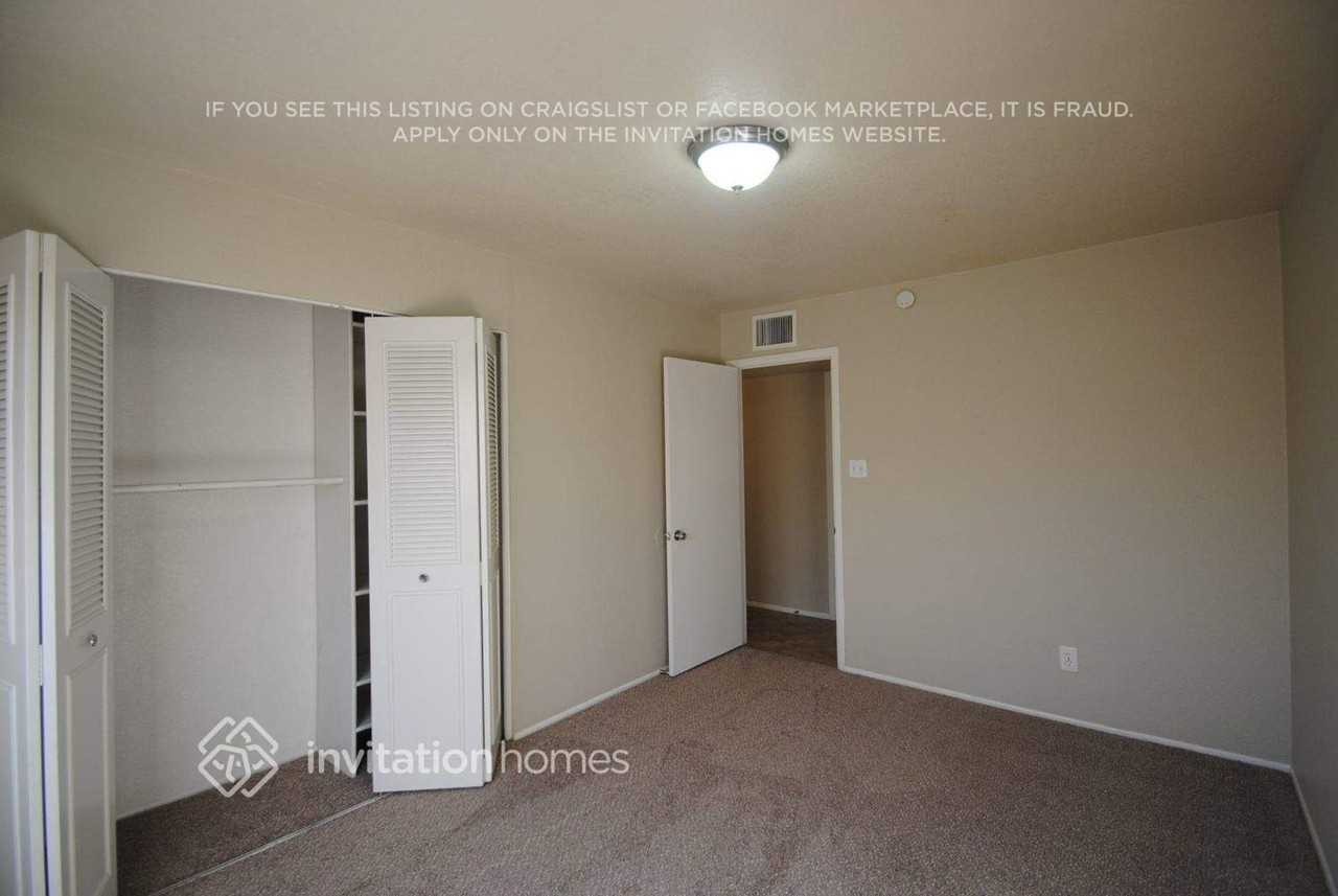 5625 W Pierson St - Photo 6 of 13