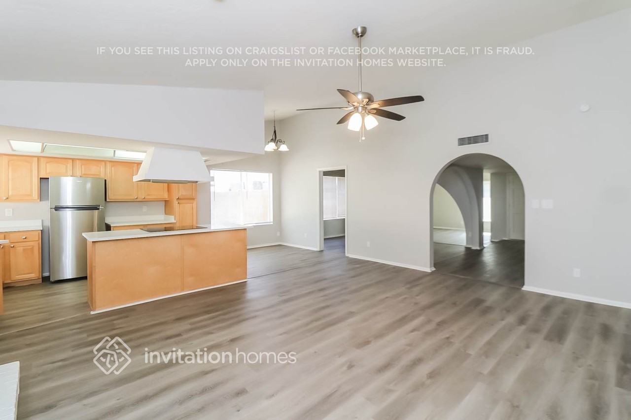 6142 W Sunnyside Dr - Photo 4 of 16
