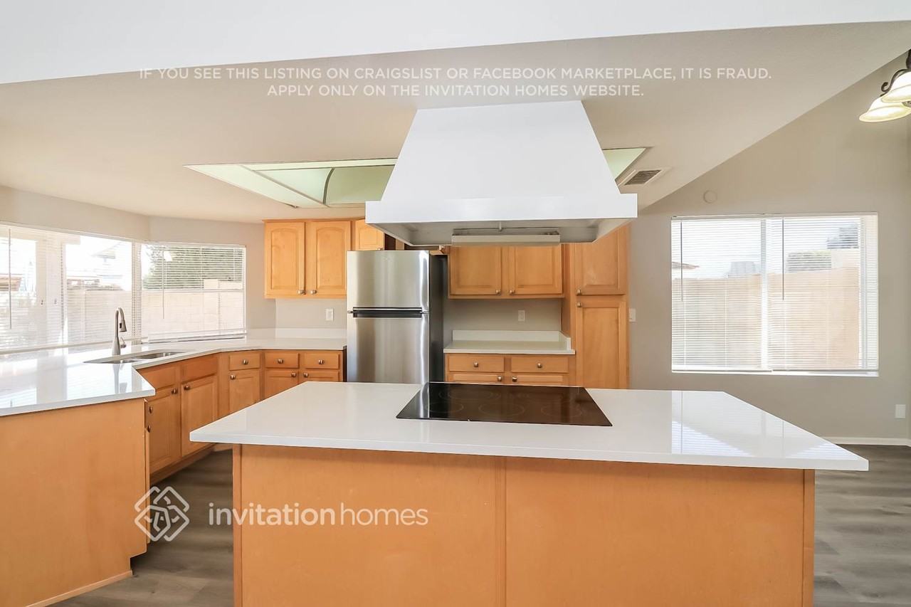 6142 W Sunnyside Dr - Photo 6 of 16
