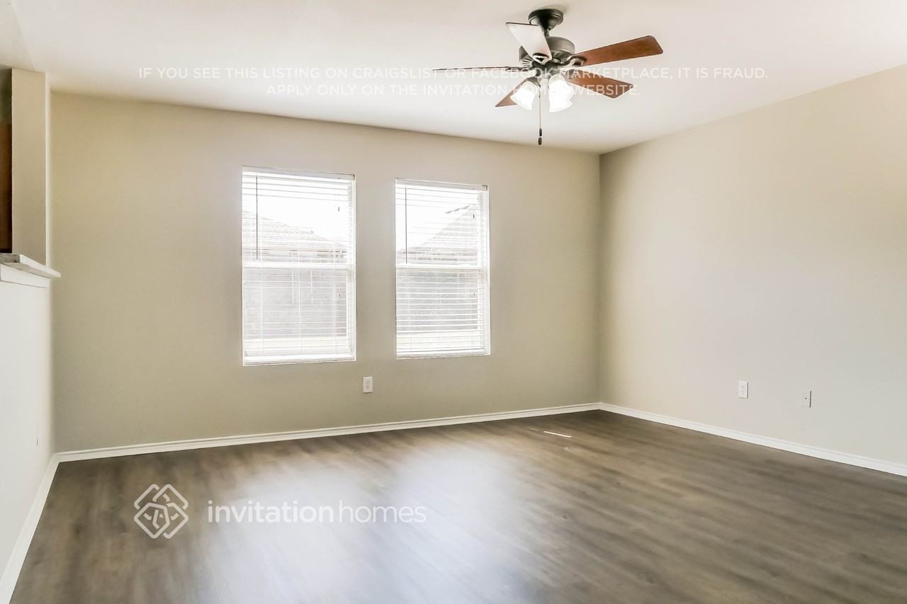 1404 Whitewater Dr - Photo 2 of 16