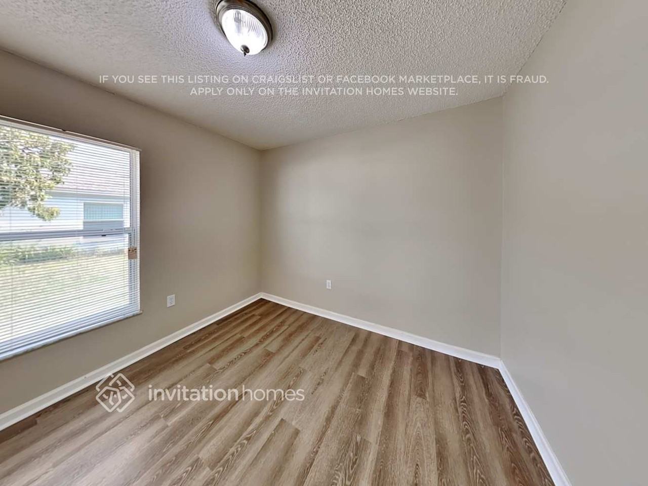 15945 Greater Groves Blvd - Photo 5 of 8