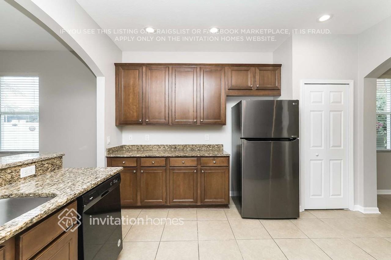 11520 Balintore Dr - Photo 5 of 16