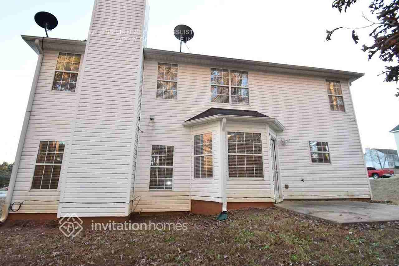 521 Michael Cir - Photo 2 of 3