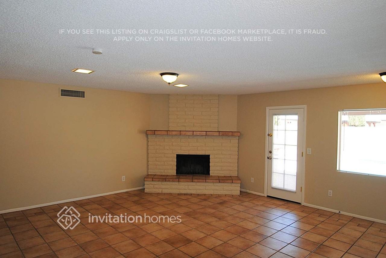5216 W Laurie Ln - Photo 2 of 12