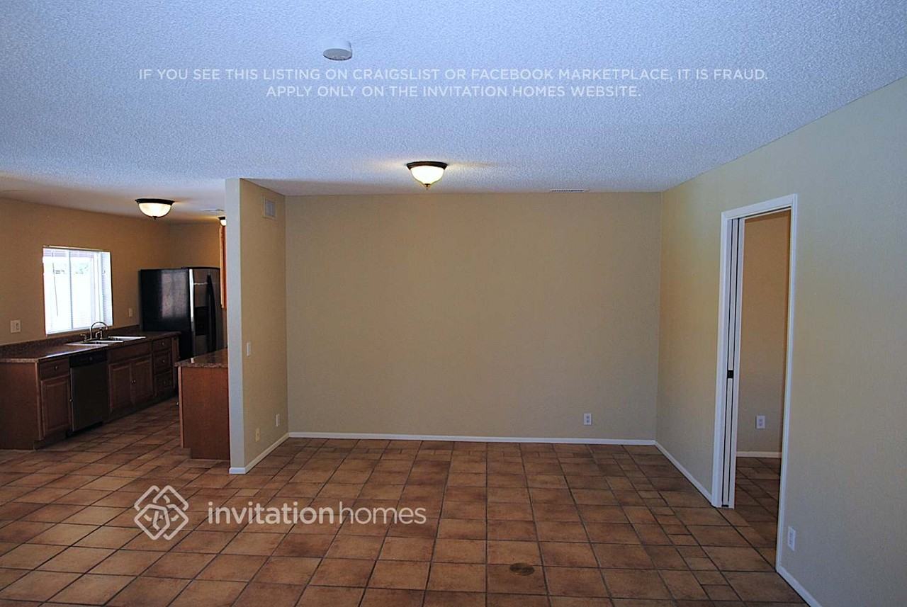 5216 W Laurie Ln - Photo 3 of 12