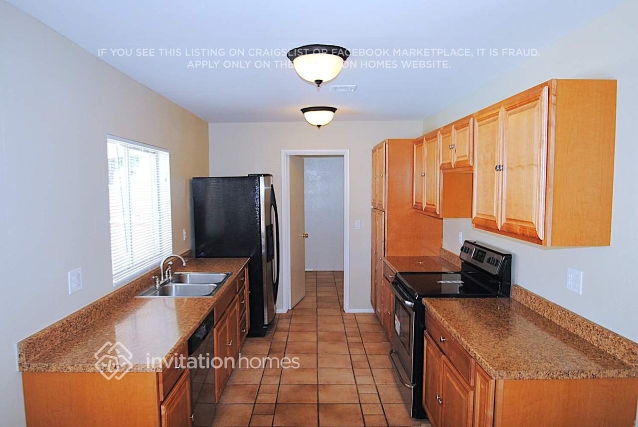 5216 W Laurie Ln - Photo 4 of 12