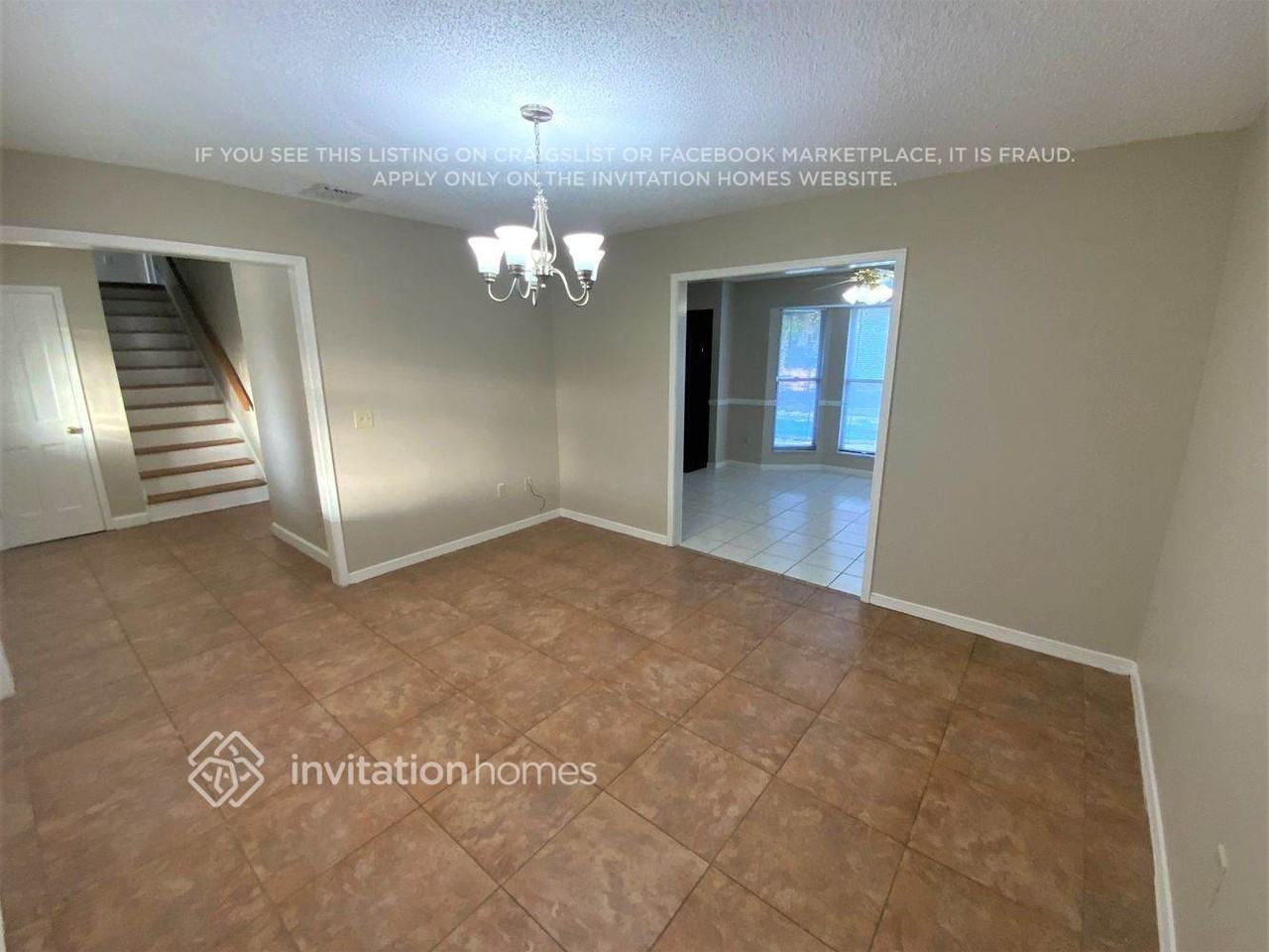 920 Ridgeway Ct - Photo 3 of 16