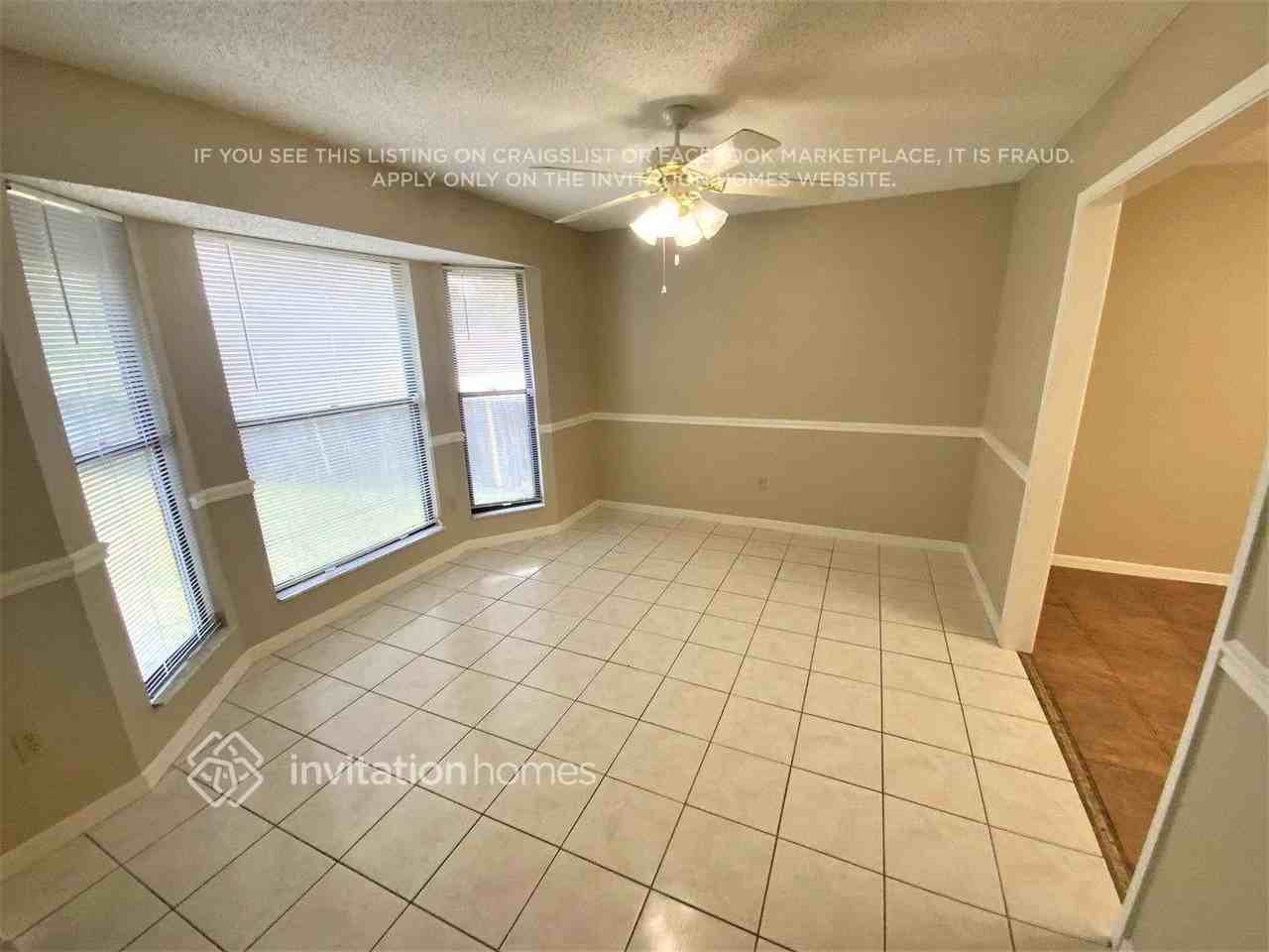 920 Ridgeway Ct - Photo 4 of 16