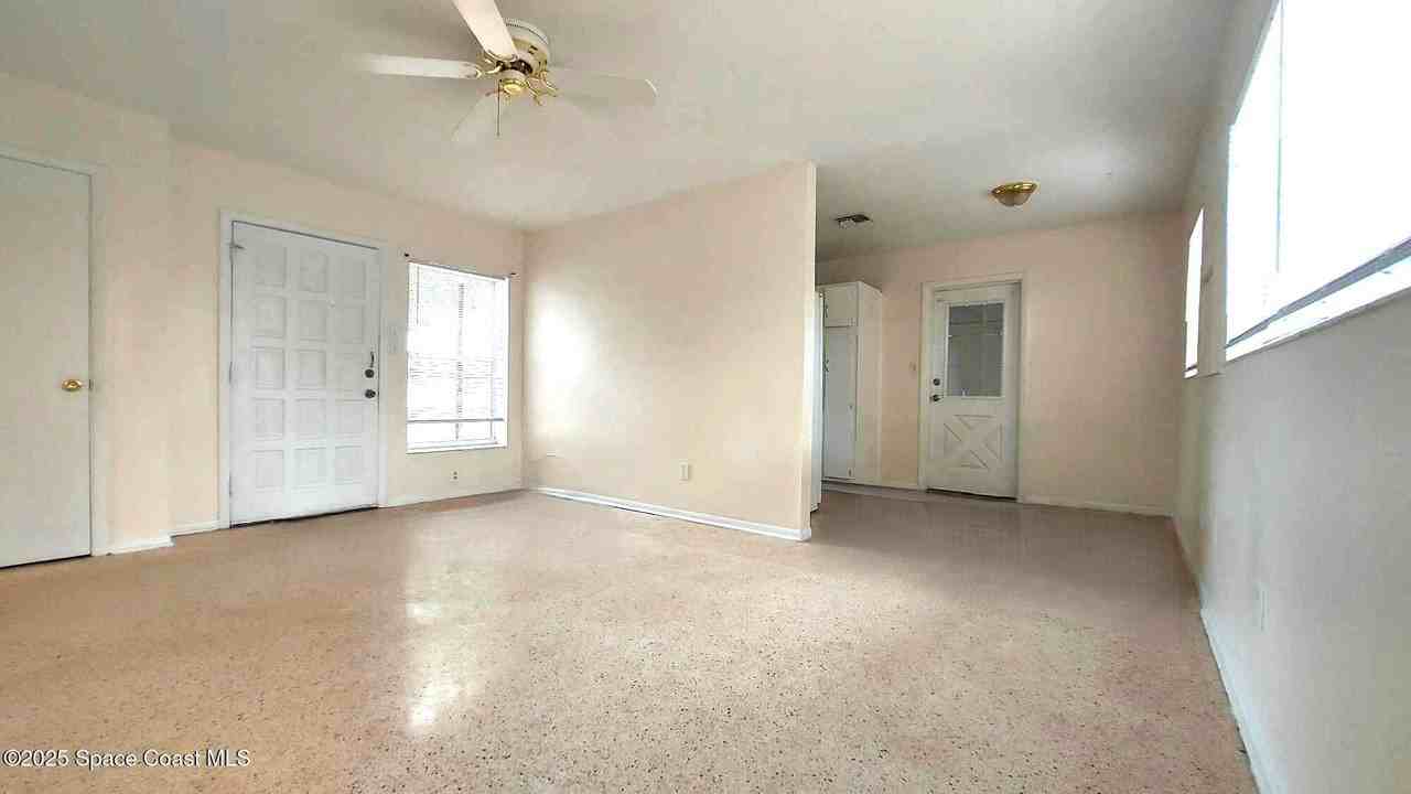 1706 Pineda St - Photo 3 of 23