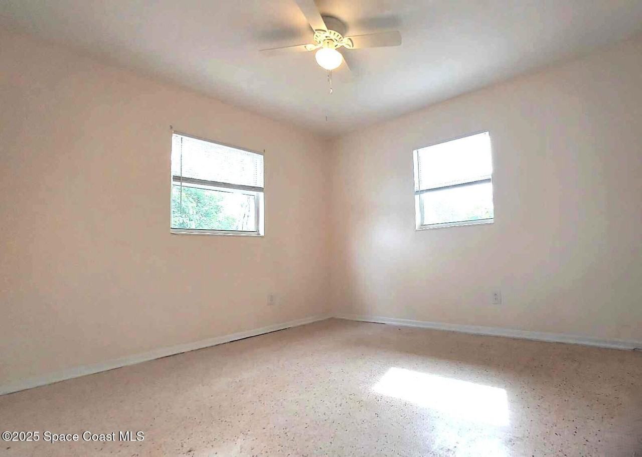 1706 Pineda St - Photo 4 of 23