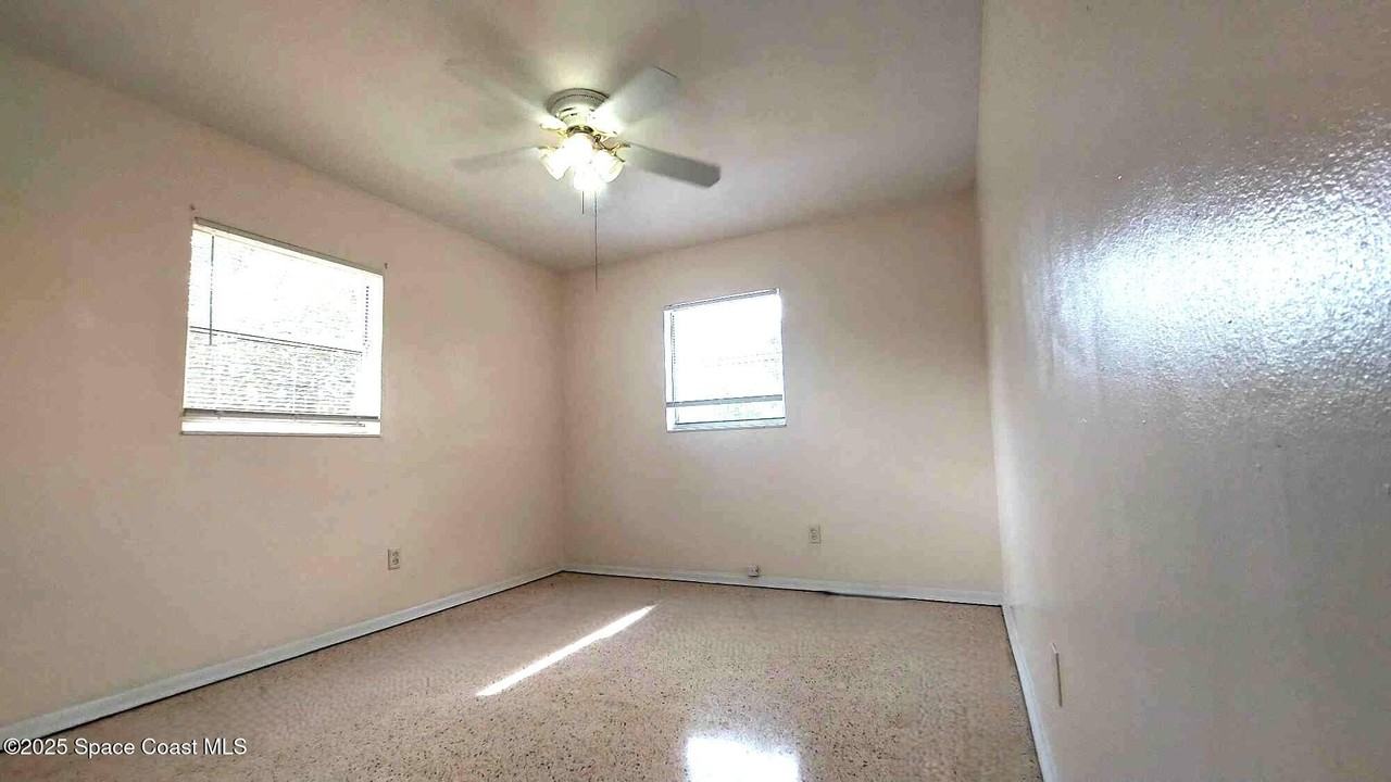 1706 Pineda St - Photo 6 of 23