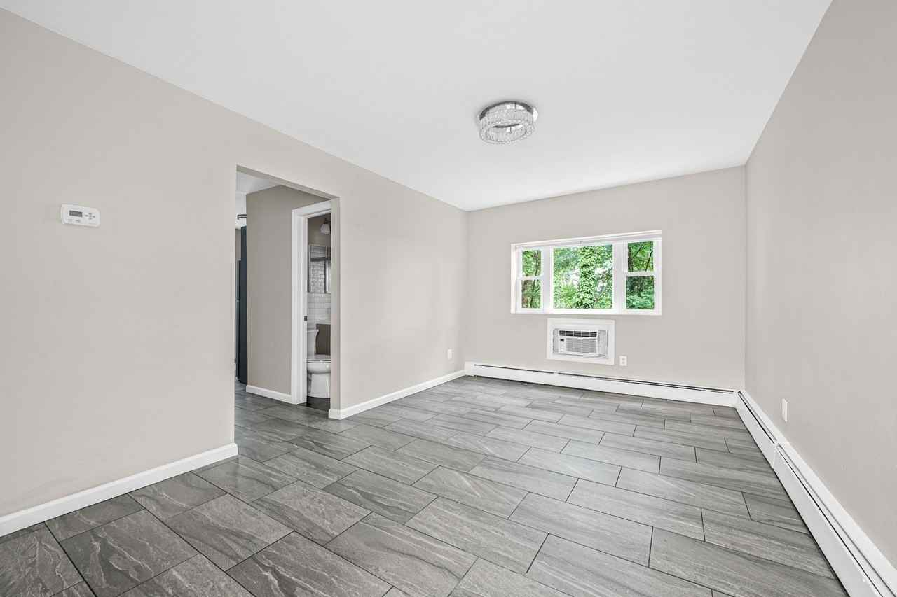 640 Franklin Ave Apt 1m - Photo 3 of 12