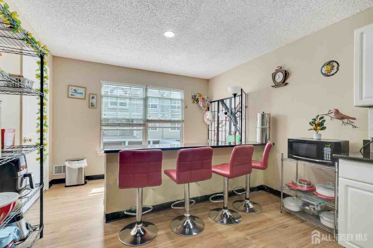 55 Guisborough Way - Photo 3 of 20