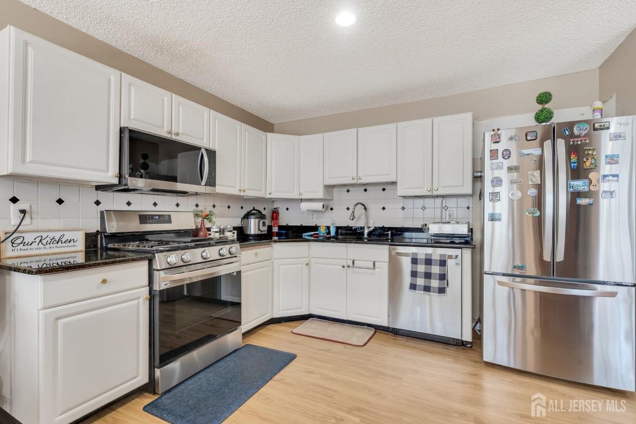 55 Guisborough Way - Photo 4 of 20